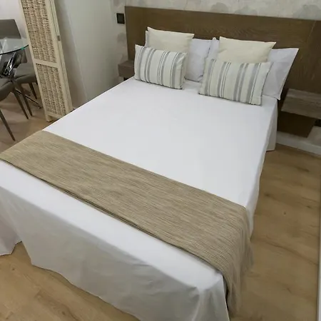 Dobo Relatores Apartment *
