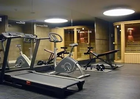 High Tech Nueva Castellana Hotel 3*
