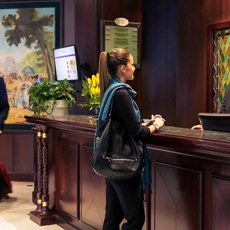 One Madrid-plaza De Espana Otel 4*