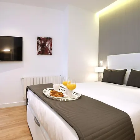 Opera Apartment *