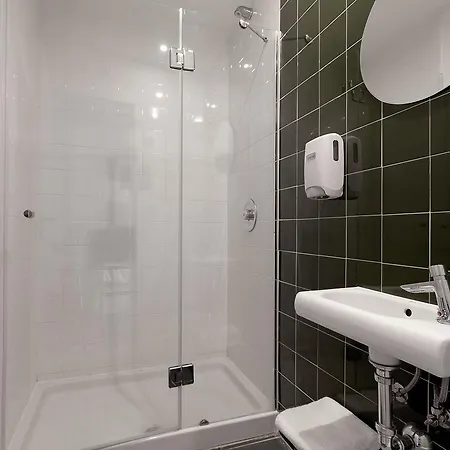 2060 The Newton Hostel Madrid
