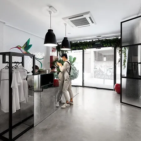 2060 The Newton Hostel *