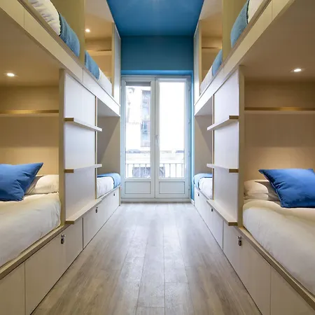 Hostel Mola *