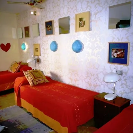 Πανσιόν Casa De Huespedes Dolce 2*
