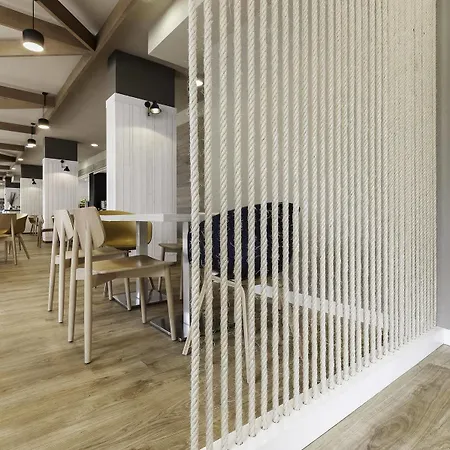 Aparthotel Compostela 3*