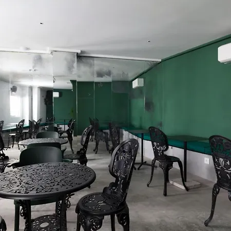 2060 The Newton Hostel *