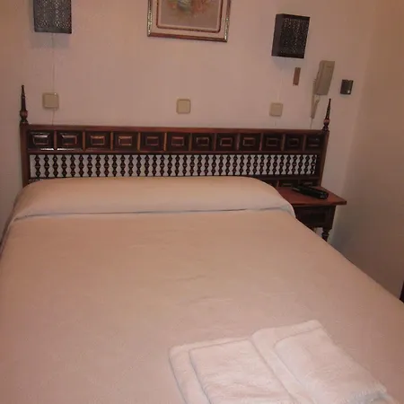Esmeralda Guest house 2*