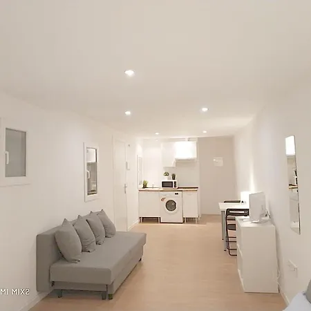 Apartamento Estudios General Ricardos Madrid- Estudio 1 *