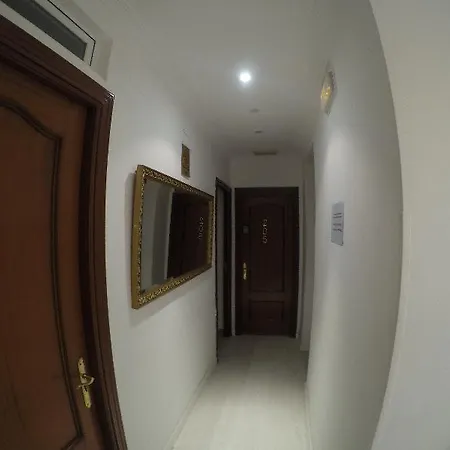La Estrella Hotel 2*