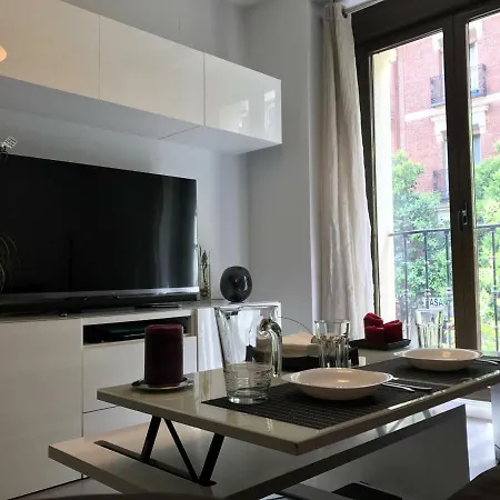 아파트 Moderno Centro *