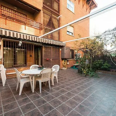 Vivienda Familiar Con Jardin Junto A Ifema Madrid