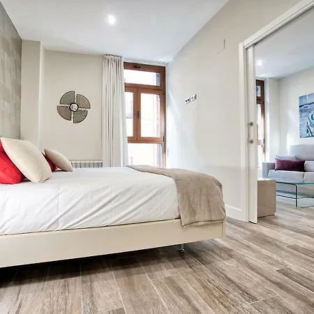Apartment Cava Baja Madrid