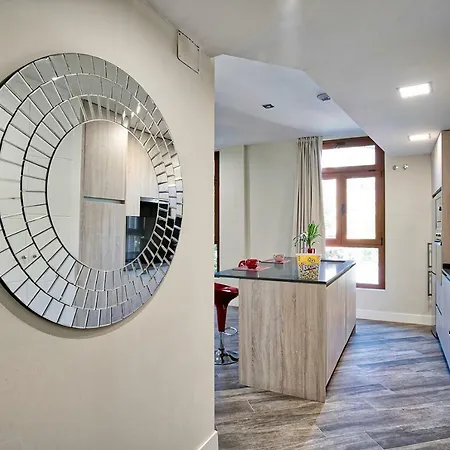 Cava Baja Apartment *