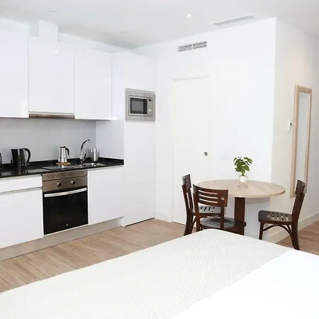 Aparthotel New Point Opera 3*