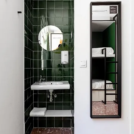 Hostel 2060 The Newton Madrid