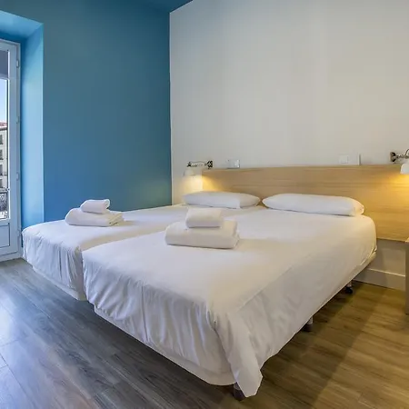 Mola Hostel Madrid