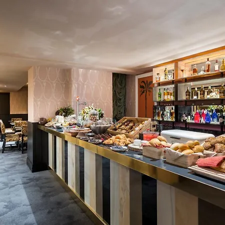 Room Mate Collection Alba, Madrid 4* 마드리드