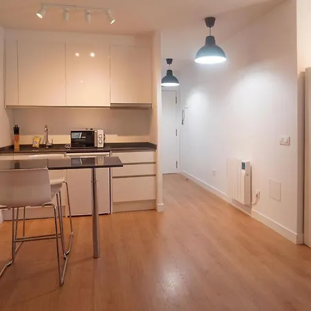 Cozy Studio Near To Airport Apartment