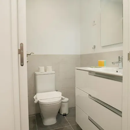 Cozy Studio Near To Airport Apartment Madrid