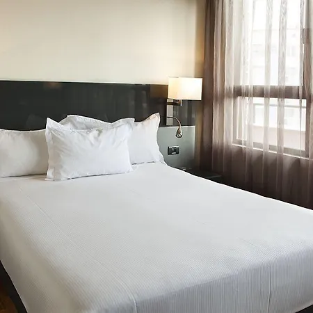 Hotel Ac Avenida De America By Marriott 3*