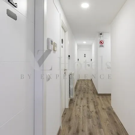 Ayz Villegas - Auto Check-in Hotel Madrid