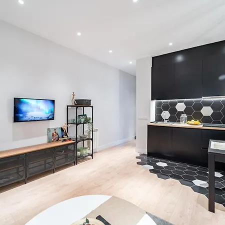 Edsam Black Apartment