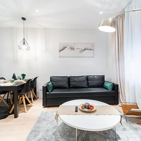 Edsam Black Apartment *