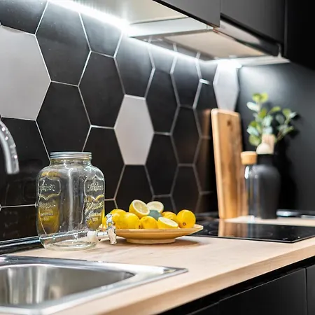 Apartment Edsam Black Madrid