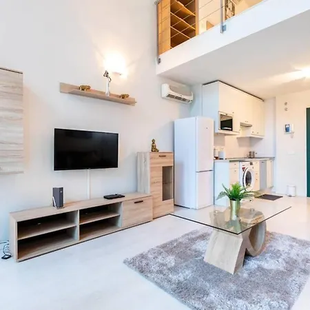 Apartment Oshun Sanchinarro *