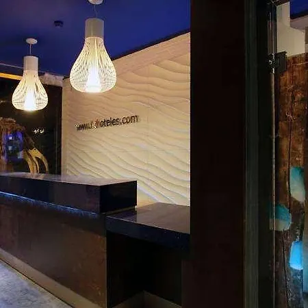 Petit Palace Lealtad Plaza 4* Madryt