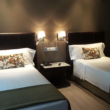 Moderno Puerta Del Sol Hotel