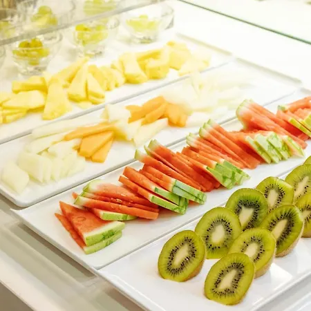 伊鲁尼阿垂姆康福特尔酒店