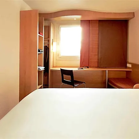 Ibis Calle Alcala Hotel *