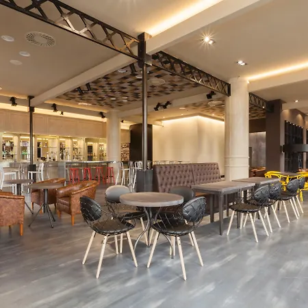 Marriott Auditorium & Conference Center Отель