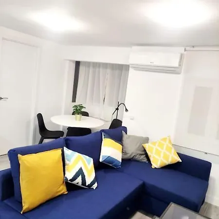 Acogedor Familiar En Area Residencial Madryt