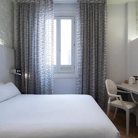 Petit Palace Lealtad Plaza 4*
