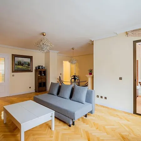 Apartamento Zona Residencial, Seguridad 24h/dia. Madrid