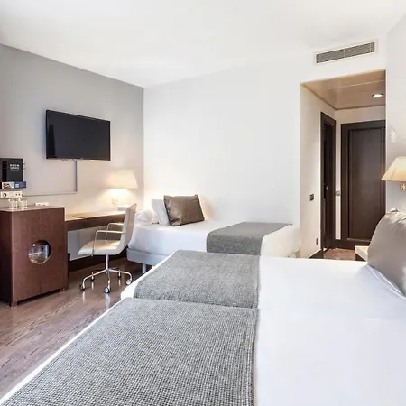 Catalonia El Retiro Hotel 4*