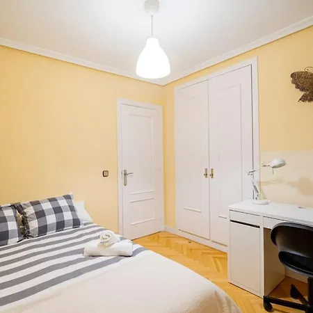 Zona Residencial, Seguridad 24h/dia. Apartamento Madrid