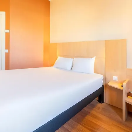 Ibis Calle Alcala Hotel *