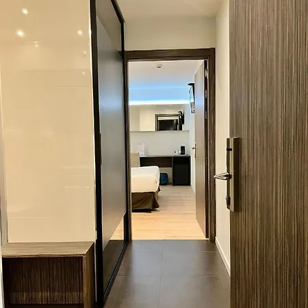 Hotel Hellosky Air Madrid