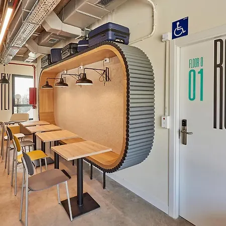 Hostal Hostelfly