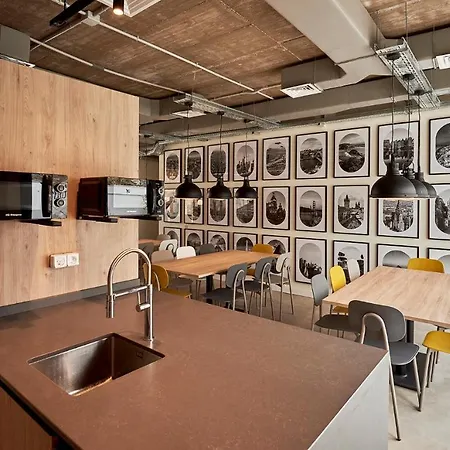 Hostelfly Hostal *