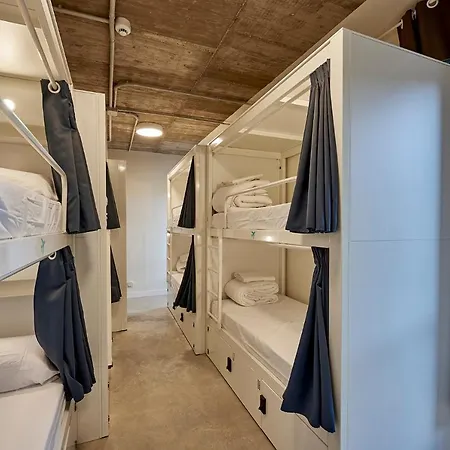 Hostelfly *