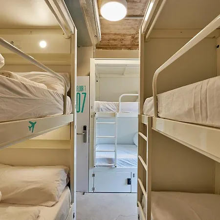 Hostelfly