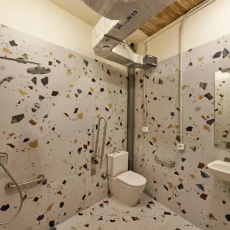Hostelfly * Madrid