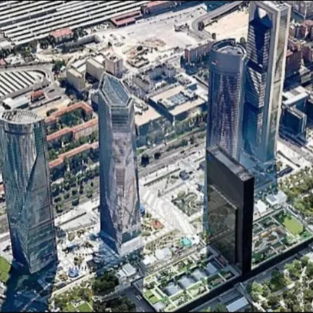 De Frente A 4 Torres, Habitacion Con Bano Madrid