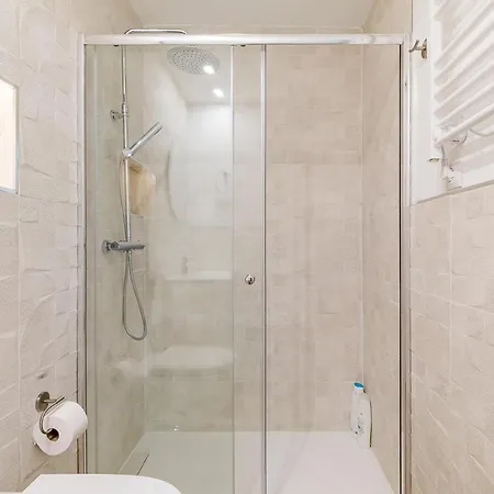 Arturo Soria Apartments3 * Madrid