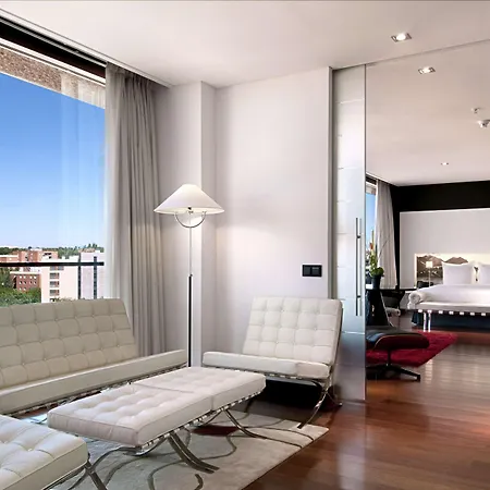 Hotel Hilton Airport 4*
