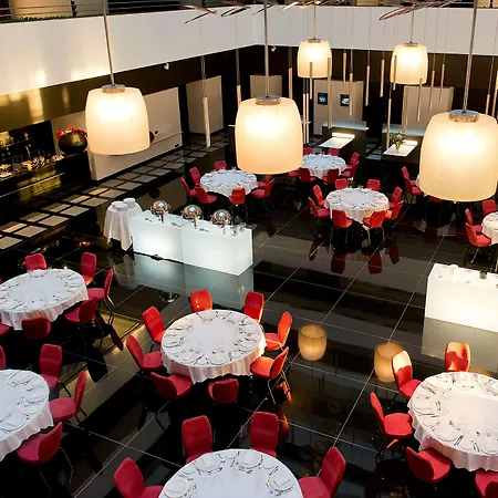 Hotel Hilton Airport 4*